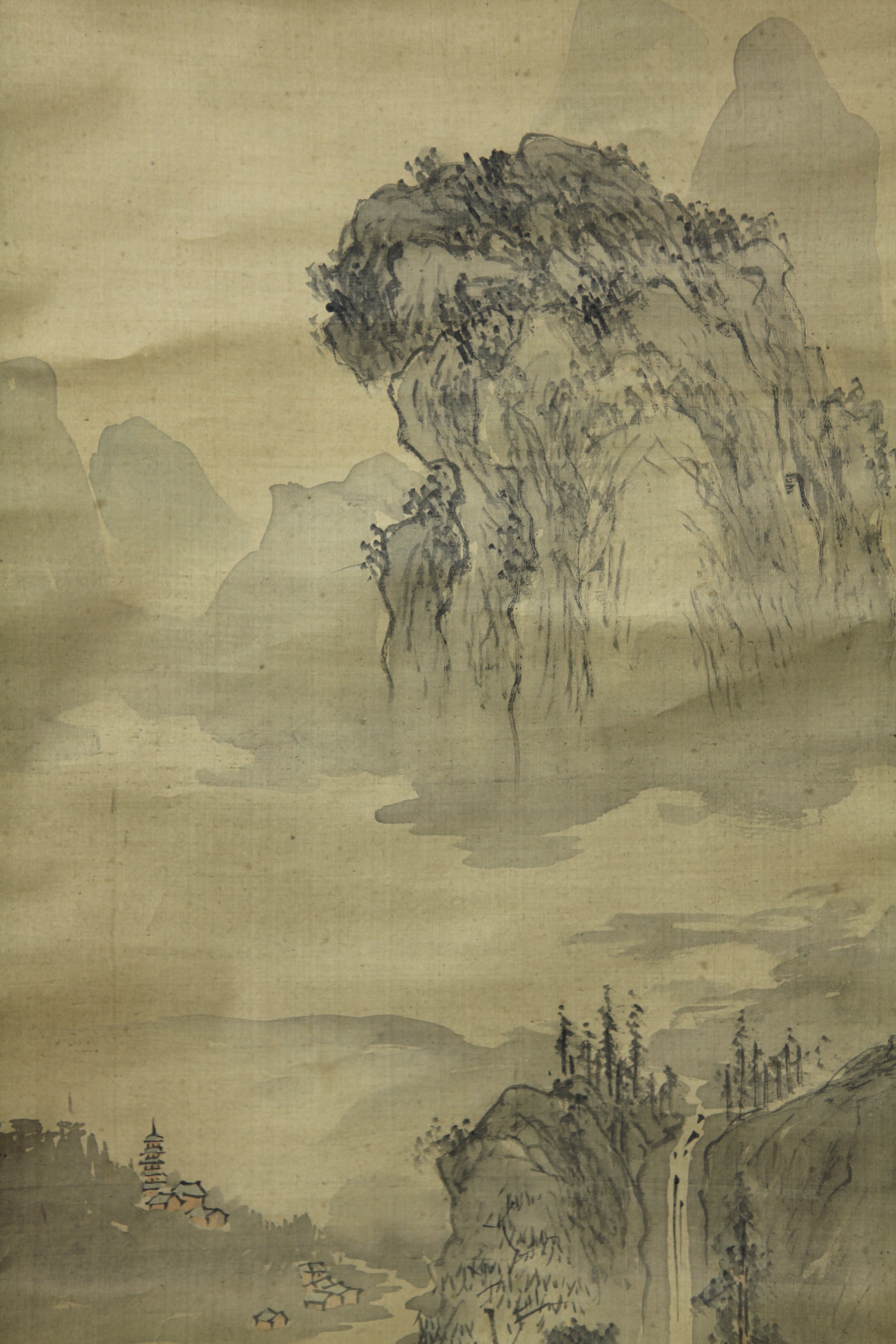 模写⁄谷文晁⁄老杉之図⁄絹表装⁄布袋屋掛軸HD-469 模写⁄谷