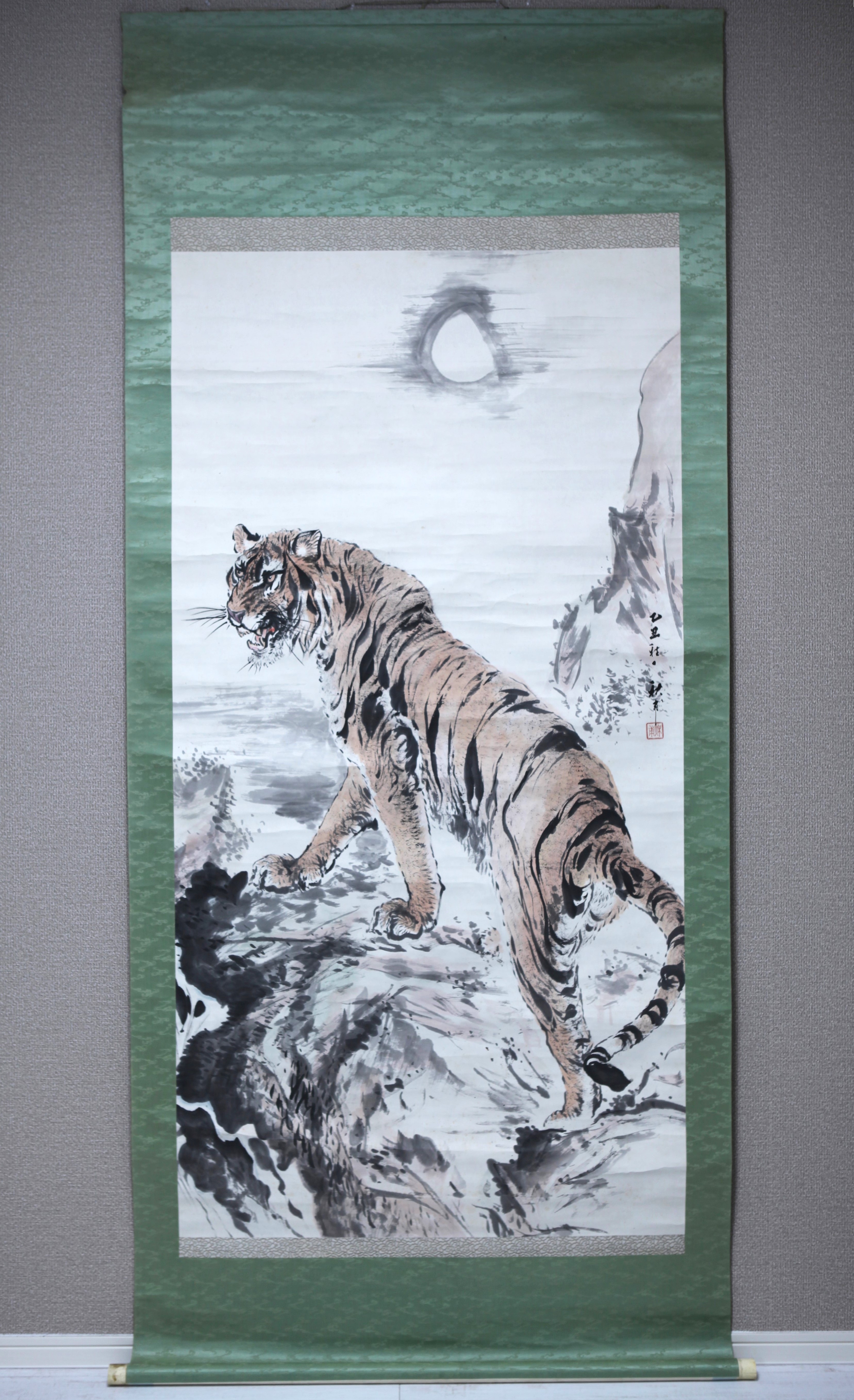 真作】【風車】 小山田秋甫 「月下猛虎図」◎肉筆紙本 巨幅◎明治-昭和