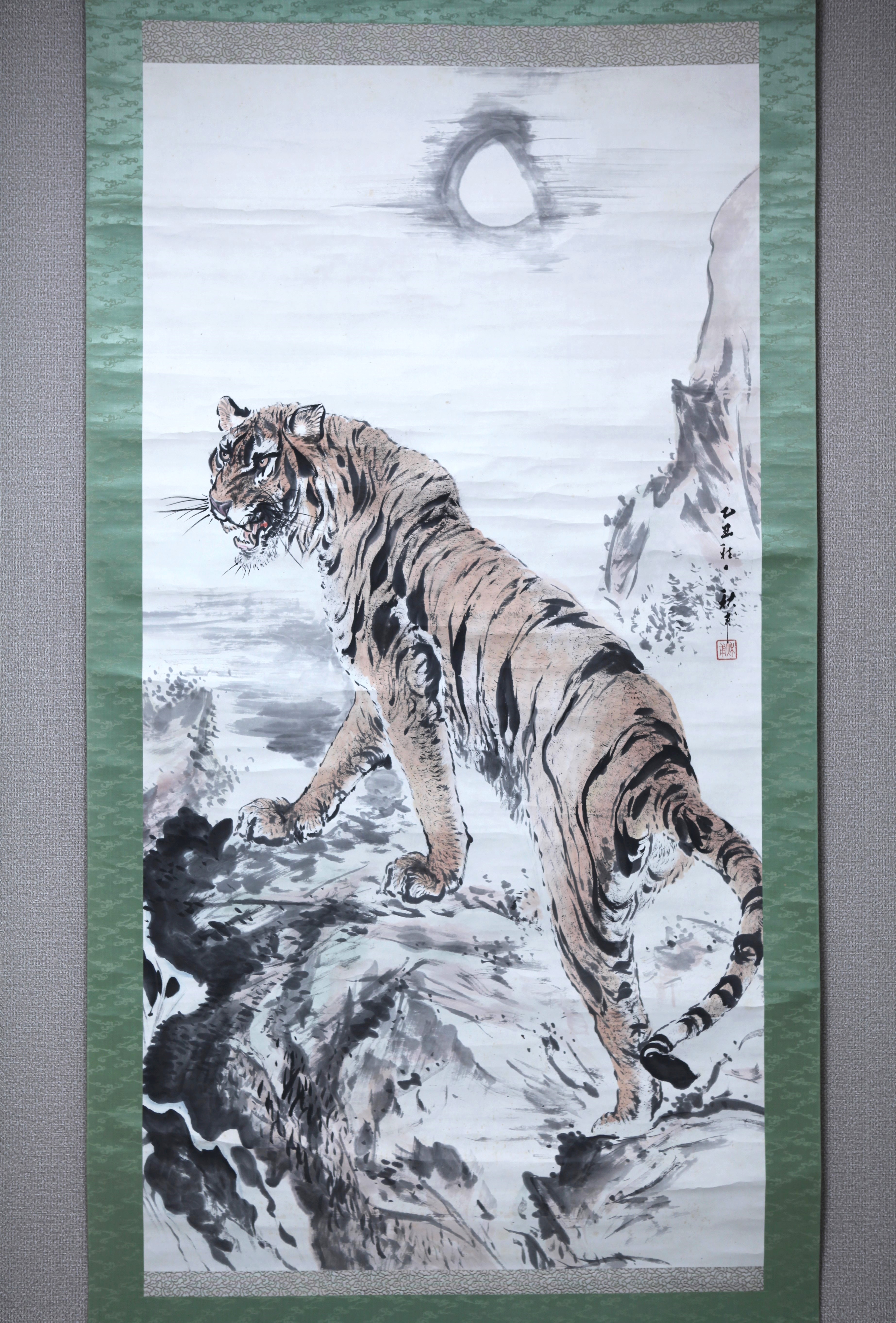 真作】【風車】 小山田秋甫 「月下猛虎図」◎肉筆紙本 巨幅◎明治-昭和